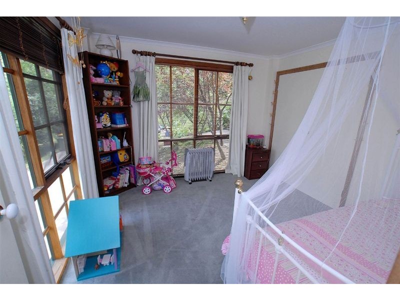 71 Temple Road, Selby VIC 3159