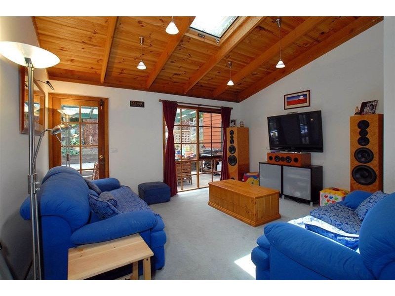 71 Temple Road, Selby VIC 3159