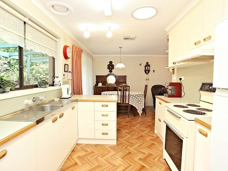 17 Oakland Ave, Upwey VIC 3158