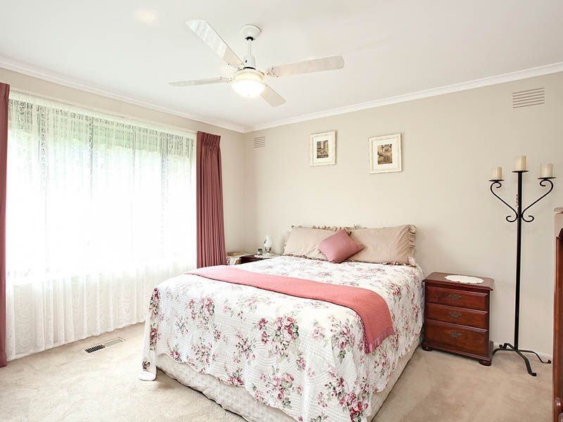 17 Oakland Ave, Upwey VIC 3158