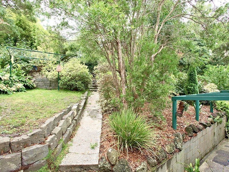 17 Oakland Ave, Upwey VIC 3158