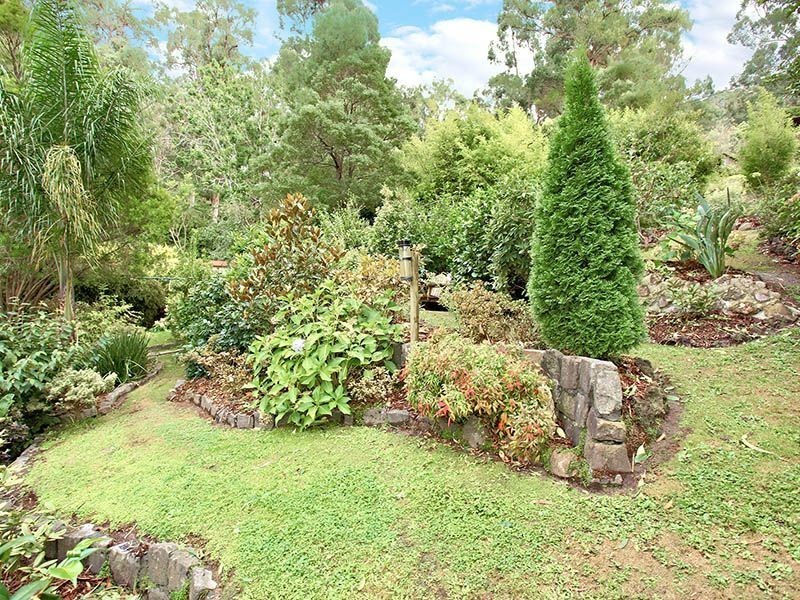 17 Oakland Ave, Upwey VIC 3158