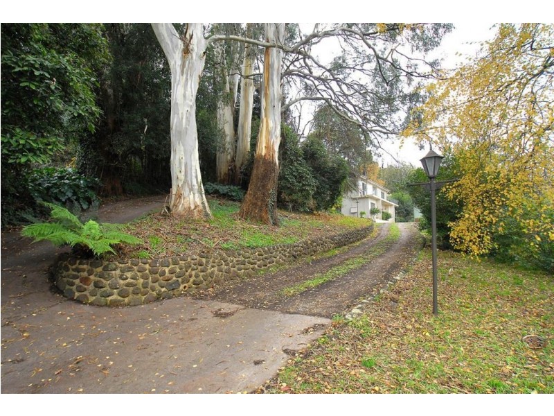 4 Kallamondah Road, Ferny Creek VIC 3786