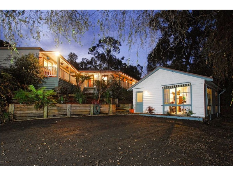 5 Vale Rd, Belgrave Heights VIC 3160