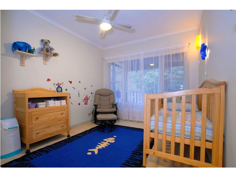 5 Vale Rd, Belgrave Heights VIC 3160