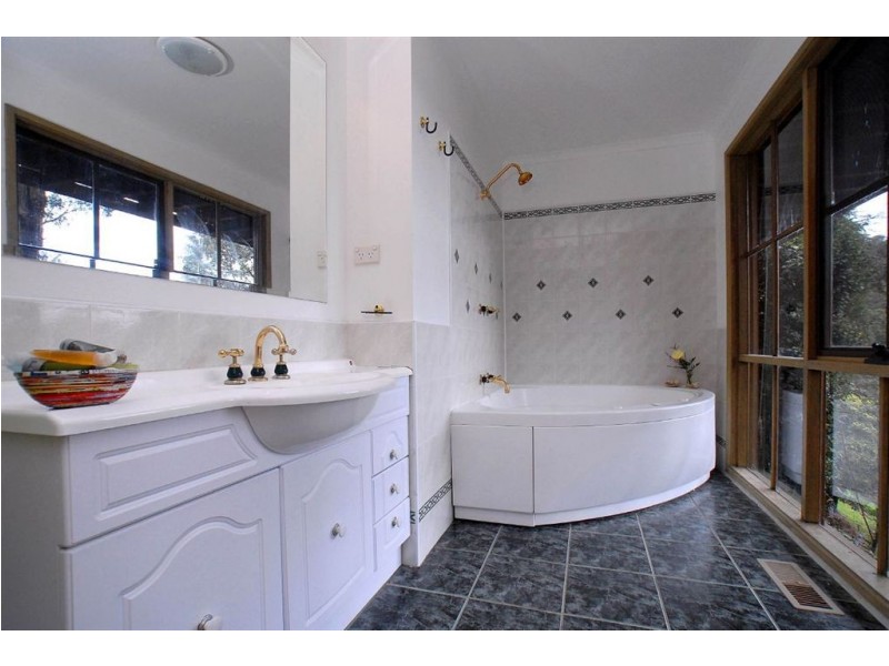 40 William Road, Kallista VIC 3791