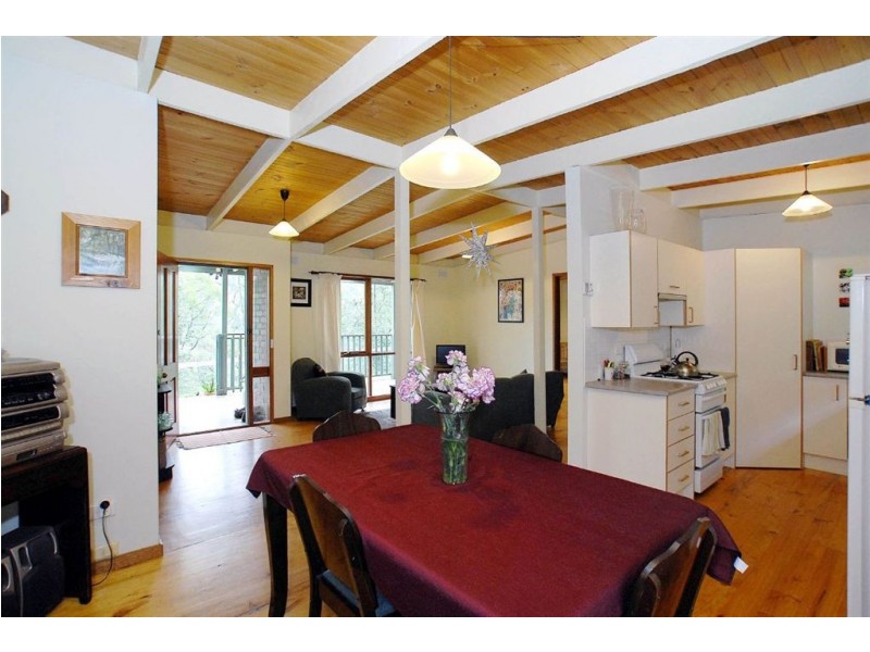 2 Gordon Ave, Tecoma VIC 3160