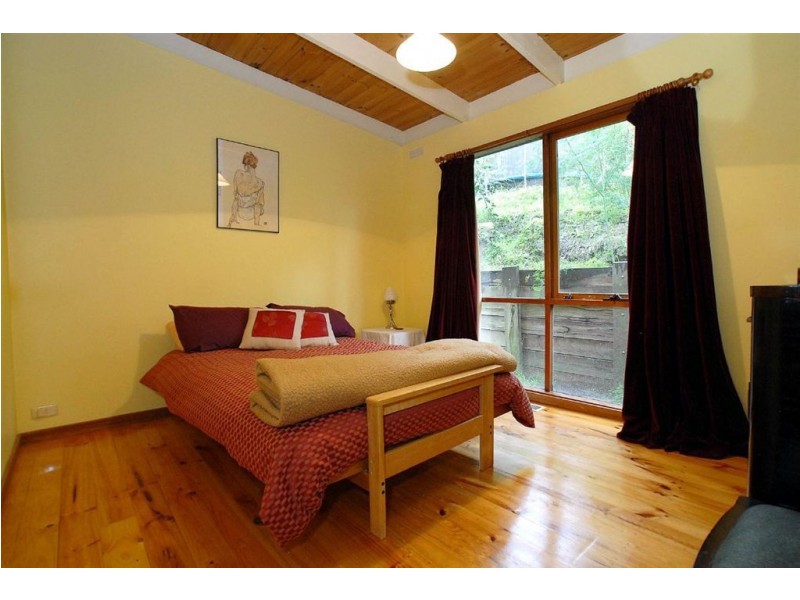 2 Gordon Ave, Tecoma VIC 3160