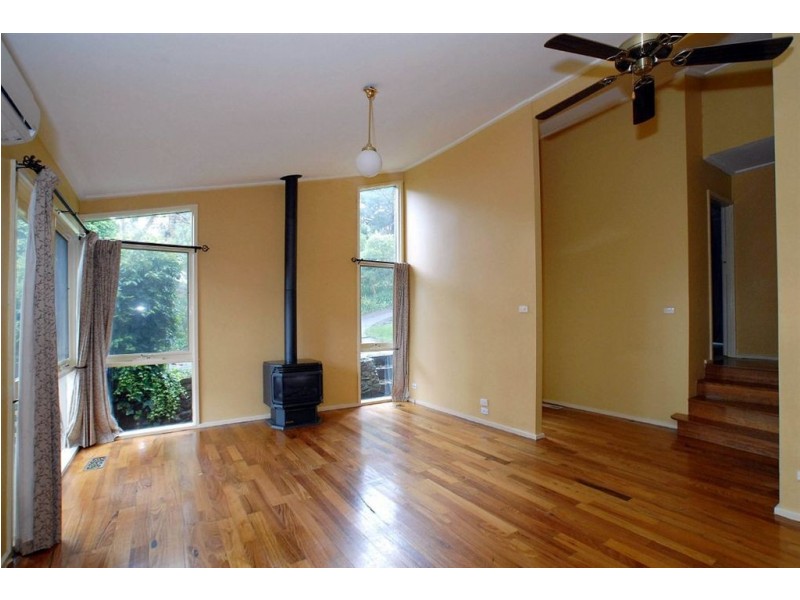 27 Hughes Street, Upwey VIC 3158