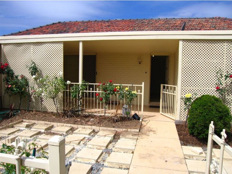 8 Anne Road, Knoxfield VIC 3180