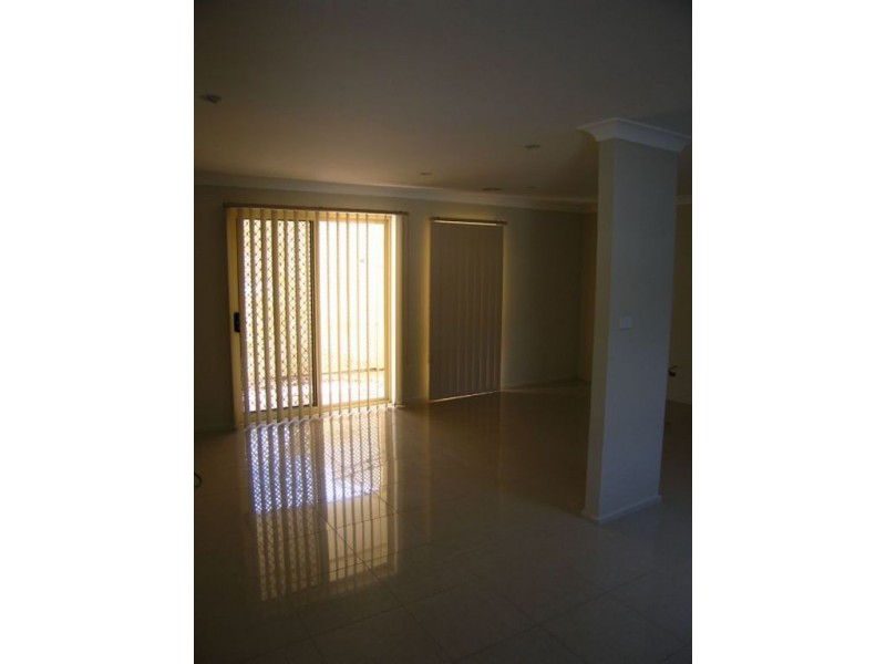 8 Anne Road, Knoxfield VIC 3180