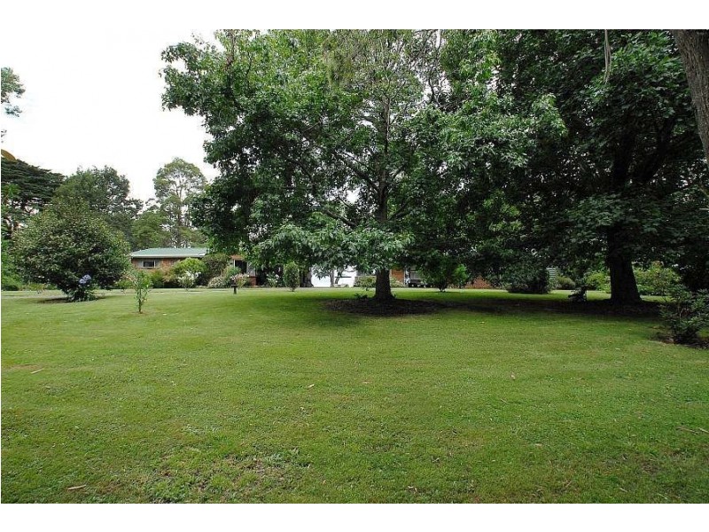 12 Jacksons Hill Road, Kallista VIC 3791