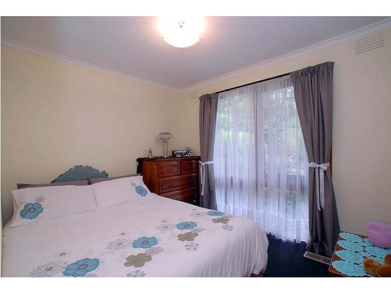 10 Gordon Avenue, Tecoma VIC 3160