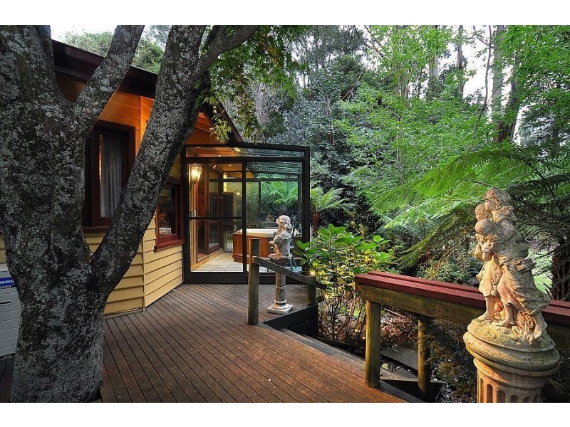 12 Back Road, Sherbrooke VIC 3789