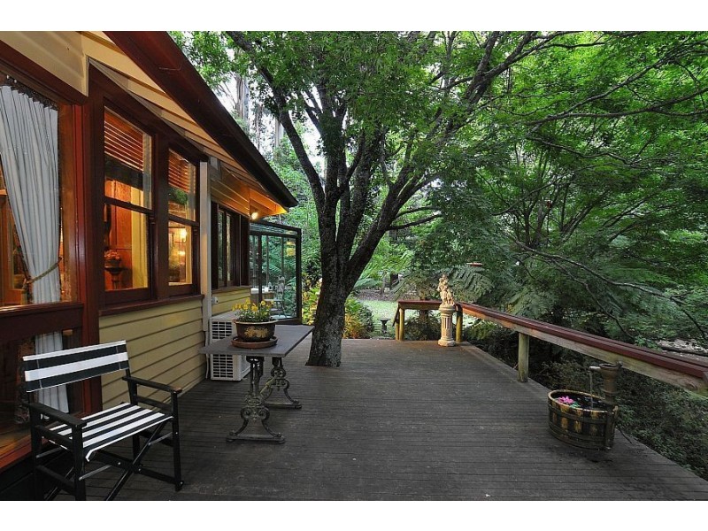 12 Back Road, Sherbrooke VIC 3789