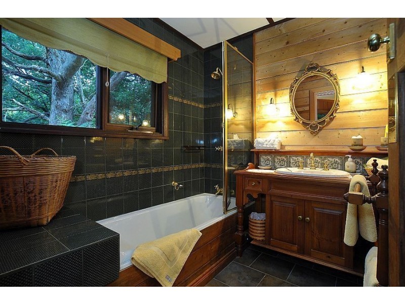 12 Back Road, Sherbrooke VIC 3789