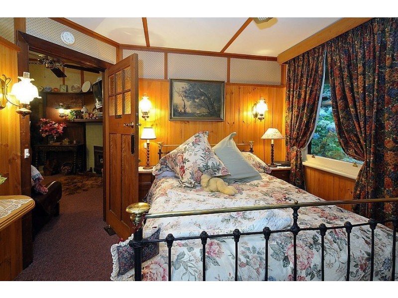 12 Back Road, Sherbrooke VIC 3789