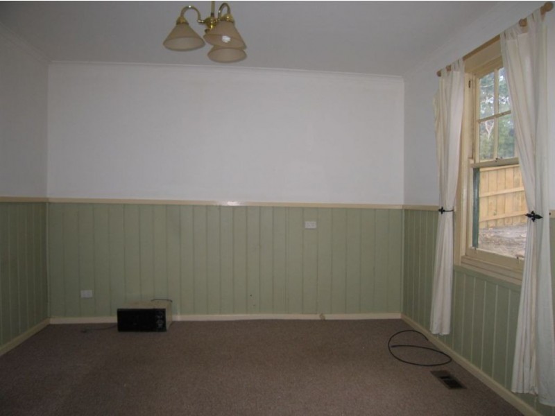 11 Ferny Creek Avenue, Upper Ferntree Gully VIC 3156