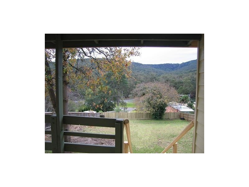 11 Ferny Creek Avenue, Upper Ferntree Gully VIC 3156