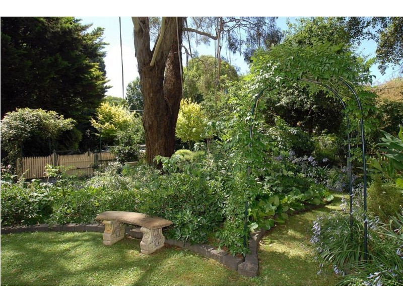 12 Eleanor Grove, Kallista VIC 3791