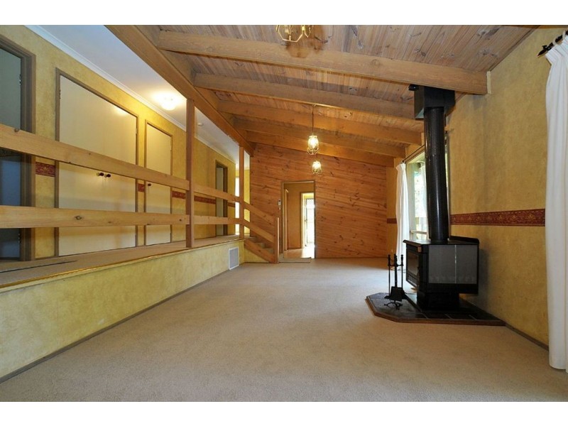 15 Peters road, Belgrave VIC 3160