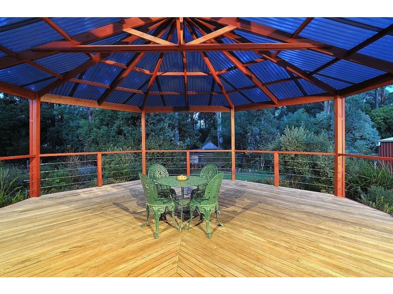 2 Summit avenue, Emerald VIC 3782