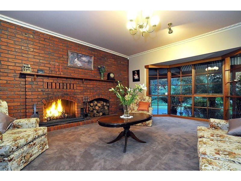 2 Summit avenue, Emerald VIC 3782