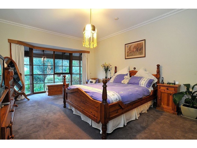 2 Summit avenue, Emerald VIC 3782