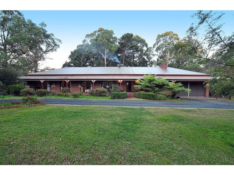 2 Summit avenue, Emerald VIC 3782