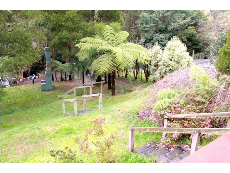 2 arthur Road, Cockatoo VIC 3781