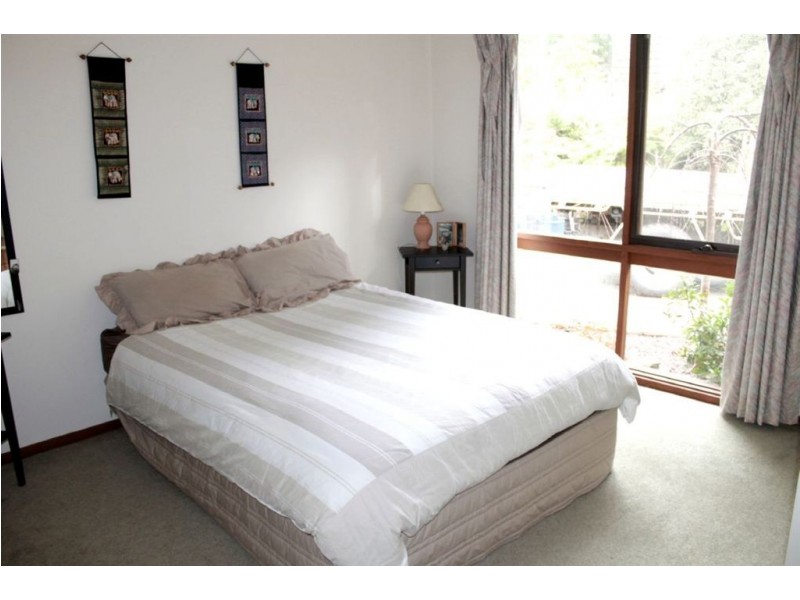 2 arthur Road, Cockatoo VIC 3781