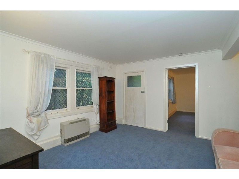 8 McNicol Road, Tecoma VIC 3160