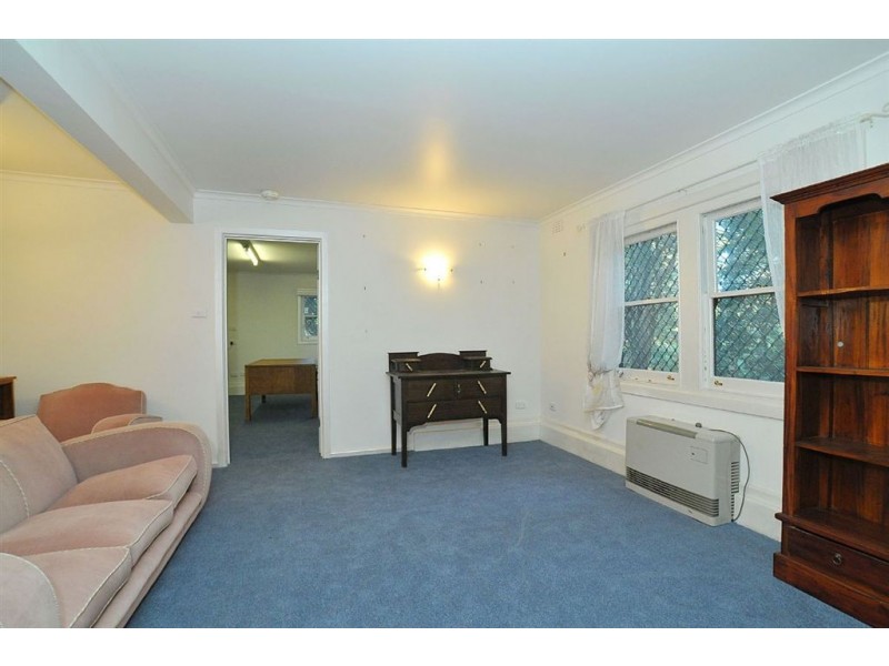 8 McNicol Road, Tecoma VIC 3160