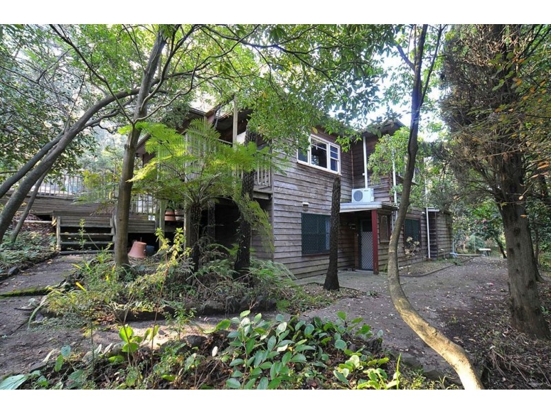 8 McNicol Road, Tecoma VIC 3160