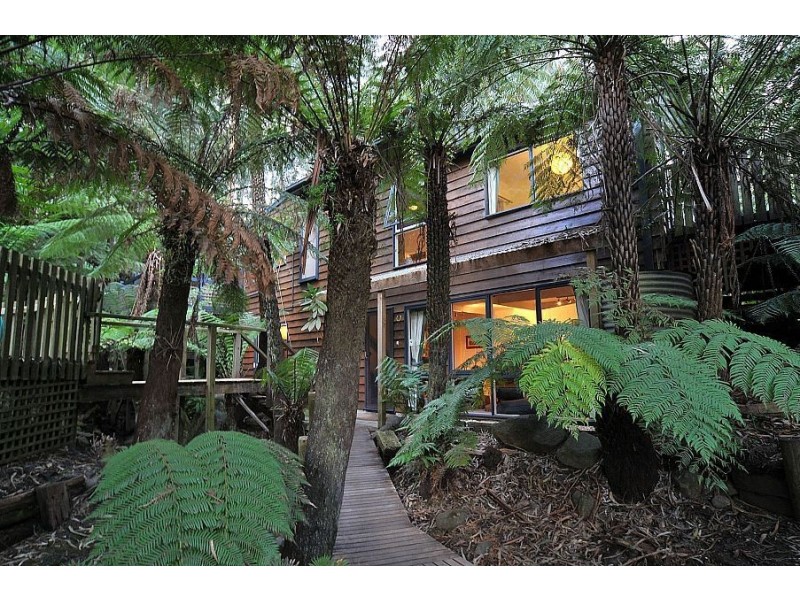 33 Blackwood Street, Tecoma VIC 3160