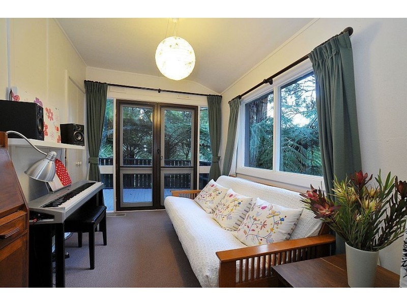 33 Blackwood Street, Tecoma VIC 3160