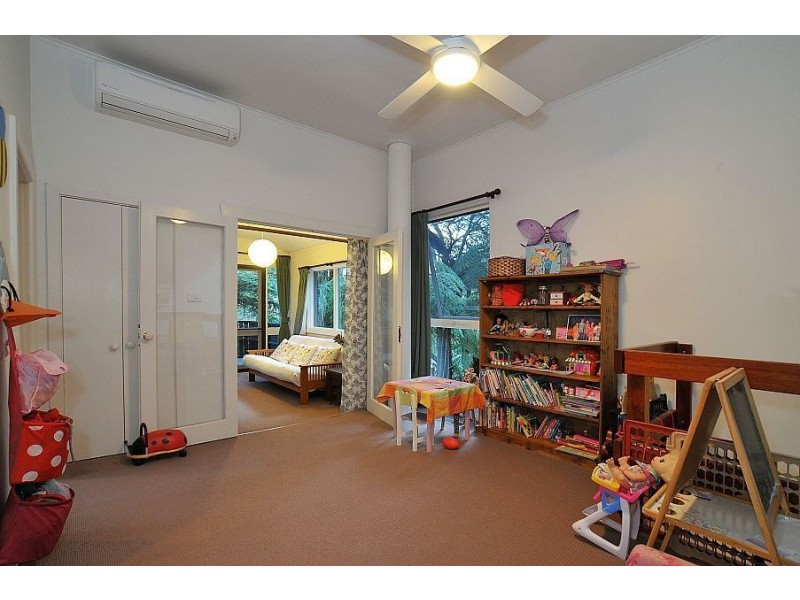 33 Blackwood Street, Tecoma VIC 3160