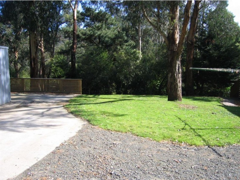 8 Irene Grove, Selby VIC 3159