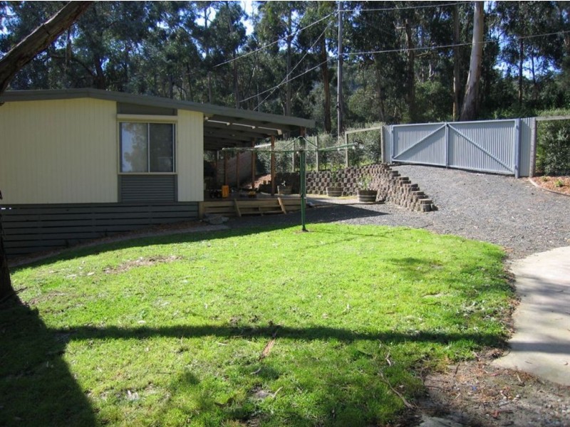 8 Irene Grove, Selby VIC 3159