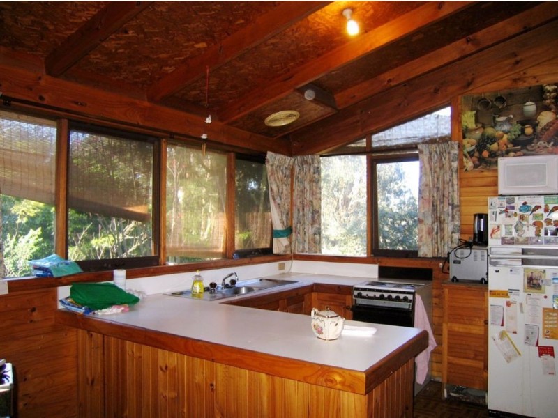 5 Rocksleigh Avenue, Tecoma VIC 3160