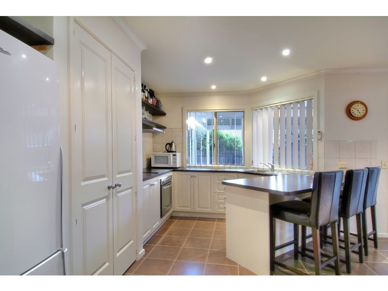 5a messmate court, Berwick VIC 3806