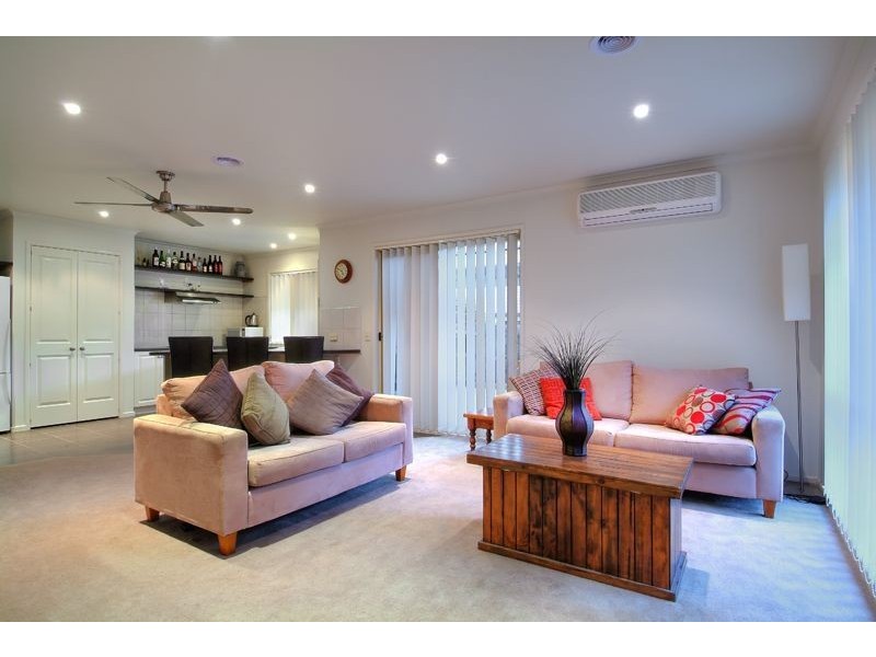 5a messmate court, Berwick VIC 3806