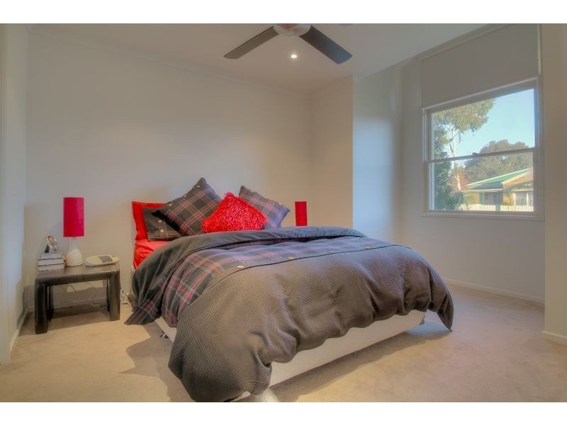 5a messmate court, Berwick VIC 3806