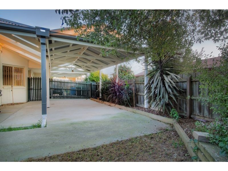 5a messmate court, Berwick VIC 3806