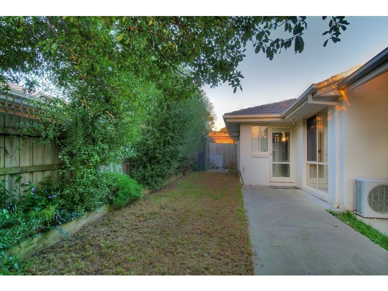 5a messmate court, Berwick VIC 3806