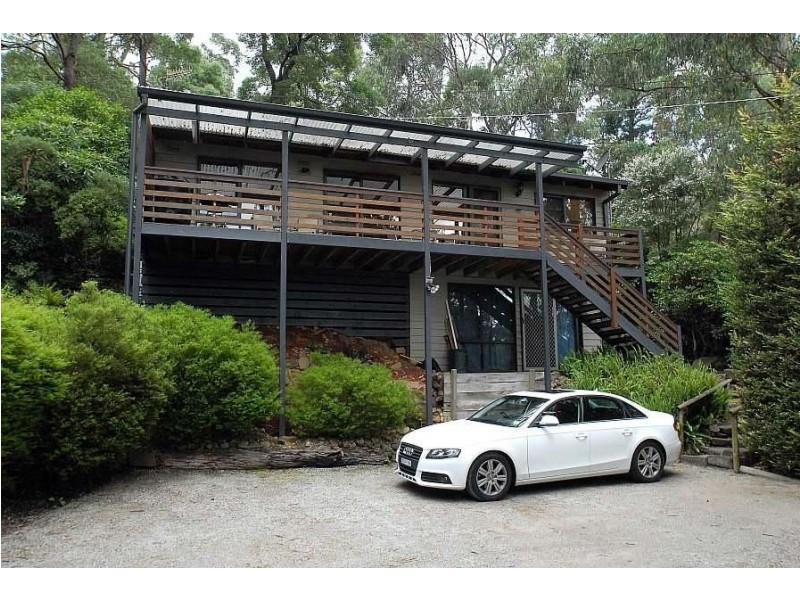 10 Gordon Avenue, Tecoma VIC 3160