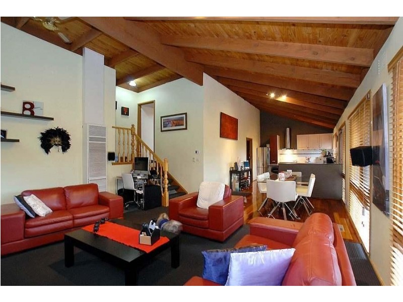 10 Gordon Avenue, Tecoma VIC 3160