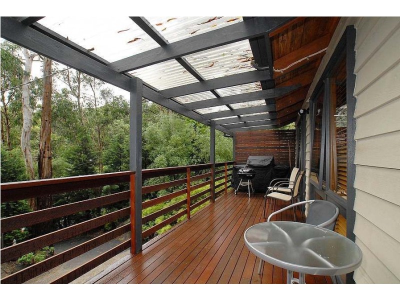 10 Gordon Avenue, Tecoma VIC 3160