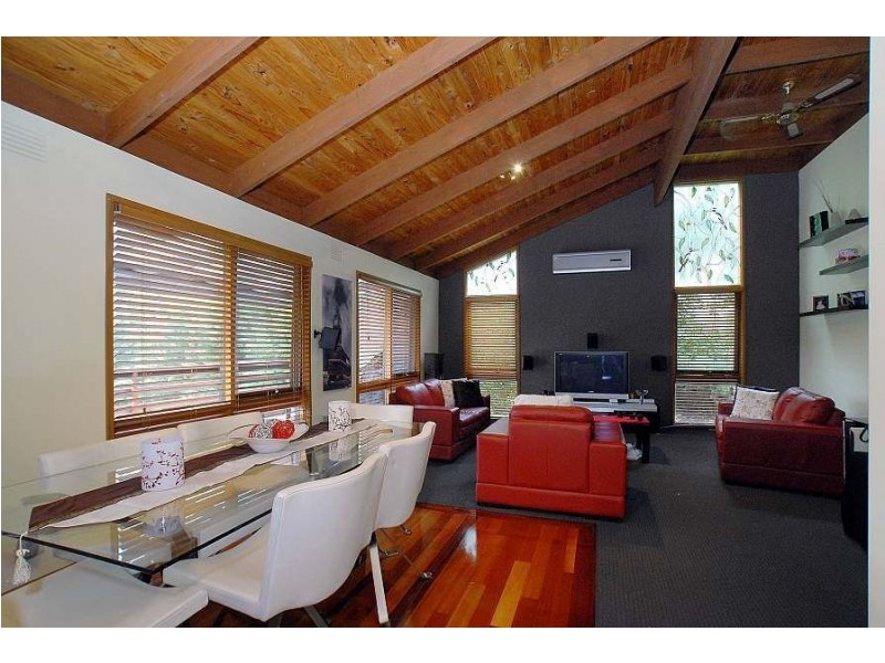 10 Gordon Avenue, Tecoma VIC 3160