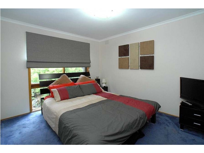 10 Gordon Avenue, Tecoma VIC 3160